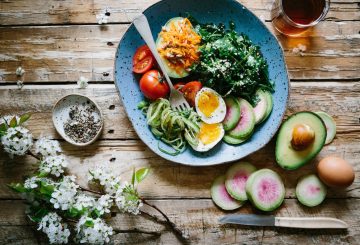 avocado spinach and zucchini salad