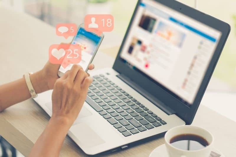 seasonal side hustles social media