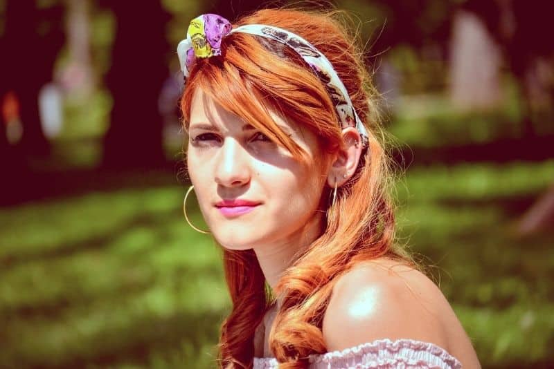 Woman wearing a sewn headband.