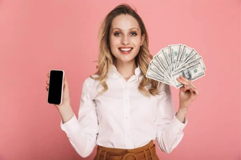 Mom making lots of money from doing online surveys.